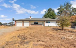 18807 Smithwood Drive, Madera, CA 93638