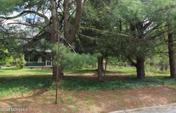 6 Evergreen Drive, Jackson, NJ 08527