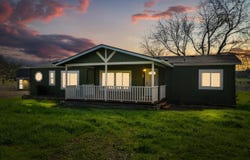 533 Chateau Drive, Eagle Point, OR 97524