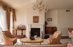318 N Maple Dr, Beverly Hills, CA 90210