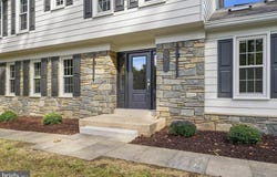 8017 LAKENHEATH, POTOMAC, MD 20854