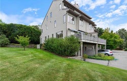 138 Windward Lane, Bristol, RI 02809
