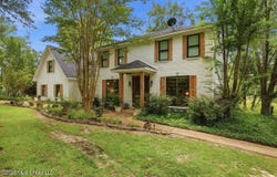 145 Wynndale Lake Road, Terry, MS 39170