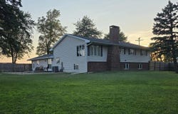 102 E West Street, Anchor, IL 61720