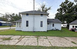 130 6th Street SW, Plainview, MN 55964