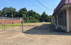 1836 U.s. 82, Greenville, MS 38703