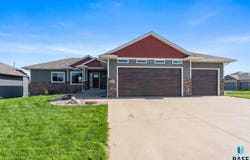1304 S Monticello Ave, Sioux Falls, SD 57106