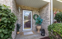 110 Longvue Dr, White Oak, PA 15131