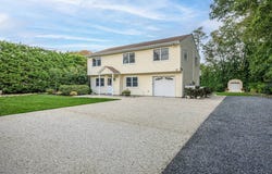 16 B Squiretown Road, Hampton Bays, NY 11946