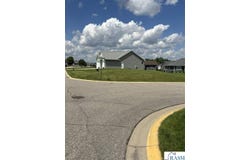 121 Hawk Ave, Eagle Lake, MN 56024