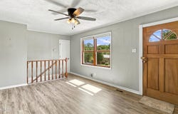 104 Alger Rd, Oak Ridge, TN 37830