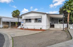 1218 E Cleveland Avenue, Madera, CA 93638