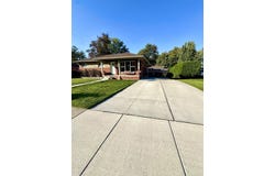 22001 Dorion Street, Saint Clair Shores, MI 48082