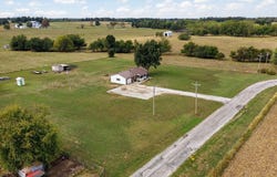 21721 Lawrence 2172, Aurora, MO 65605