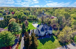 2 Deepwells Lane, Saint James, NY 11780