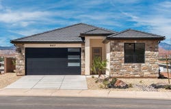 907 E Coyote Crest Dr, Washington, UT 84780