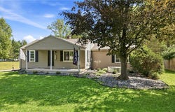 927 Warner Road SE, Brookfield, OH 44403