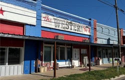 204 E Gassaway Ave, Lott, TX 76656