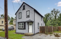 11 MAGNOLIA Street, WESTVILLE, NJ 08093