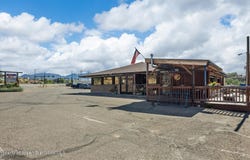 Wingnutz Bar & Grill, Rifle, CO 81650