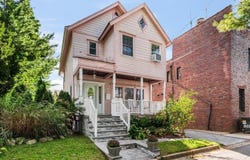39 12th Avenue, Sea Cliff, NY 11579