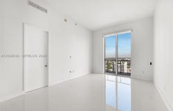 185 SW 7th St, Miami, FL 33130