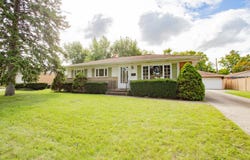 255 W Walnut Avenue, Des Plaines, IL 60016