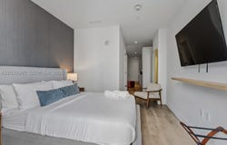 239 SW 9TH St, Miami, FL 33130