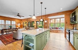 35 TURTLE POINT Dr, Crane Hill, AL 35053