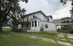 403 N Cherry St, Cameron, MO 64429