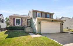 208 Iris Drive, Streamwood, IL 60107