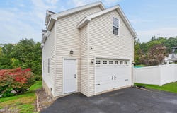 16 Francis Drive, Wynantskill, NY 12198