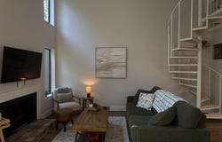 9008 S Pointe Ridge Lane, Bloomington, IN 47401