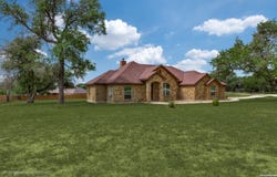 137 EDEN XING, Adkins, TX 78101