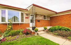 27621 Thomas Avenue, Warren, MI 48092