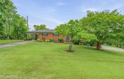 9402 Johnson Rd, Strawberry Plains, TN 37871