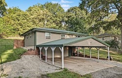 502 Dundee Road, Smithville, MO 64089
