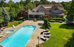 26 The Helm, East Islip, NY 11730