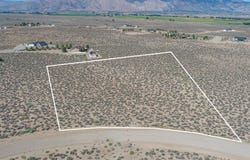 201 W Sierra View Drive, Smith Valley, NV 89430