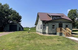 23301 448th Ave, Madison, SD 57042