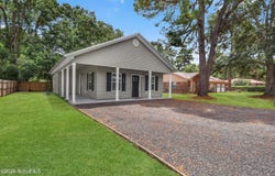 909 E 3rd Street, Darien, GA 31305