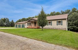 5712 22nd Ave Drive, Vinton, IA 52349