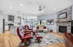 3040 Sunflower St, Ely, IA 52227