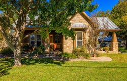 806 E Highway St, Fredericksburg, TX 78624