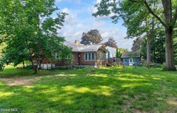 1009 Tollgate Lane, Schenectady, NY 12303