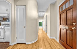 425 N Griffith Park, Burbank, CA 91506