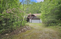 119 Buffam Rd, Pelham, MA 01002