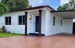 330 W 40th Pl, Hialeah, FL 33012