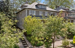 2106 SE MAIN St, Portland, OR 97214