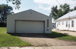 305 Birch St, Correctionville, IA 51016